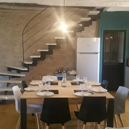 Chez Hélène Nyaraló